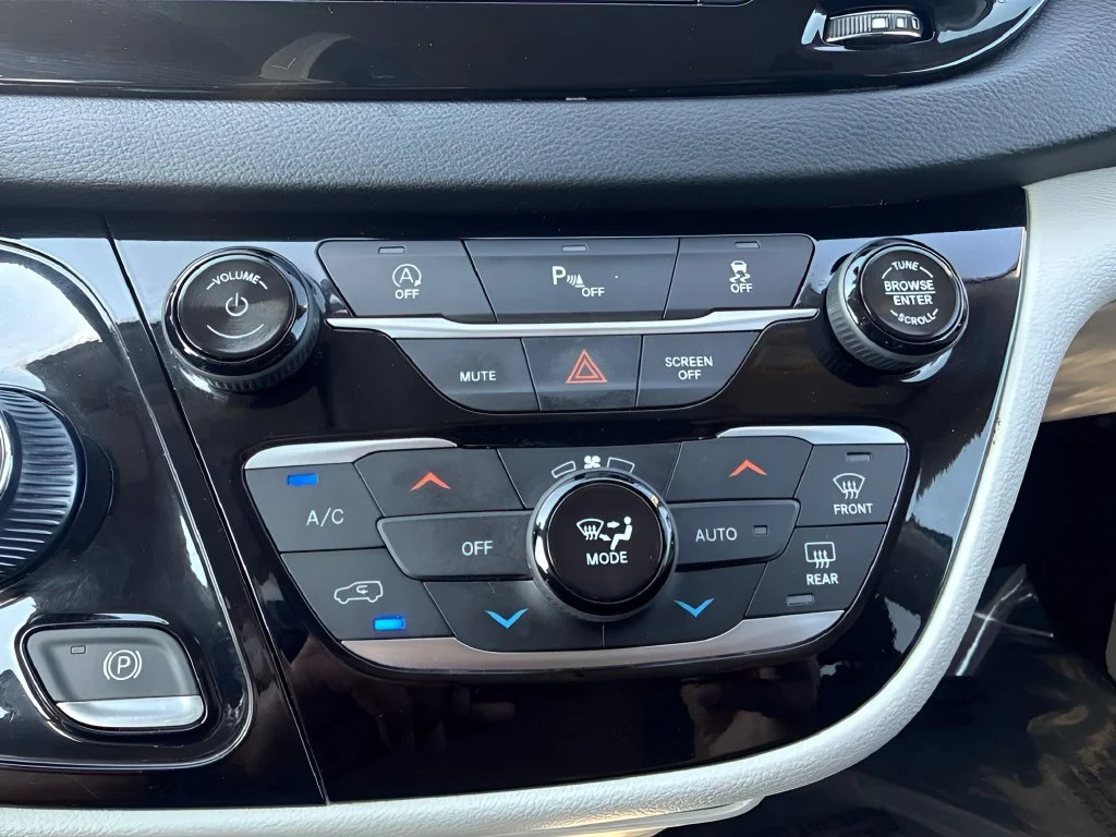 Used 2019 Gray Chrysler Touring Plus image 16