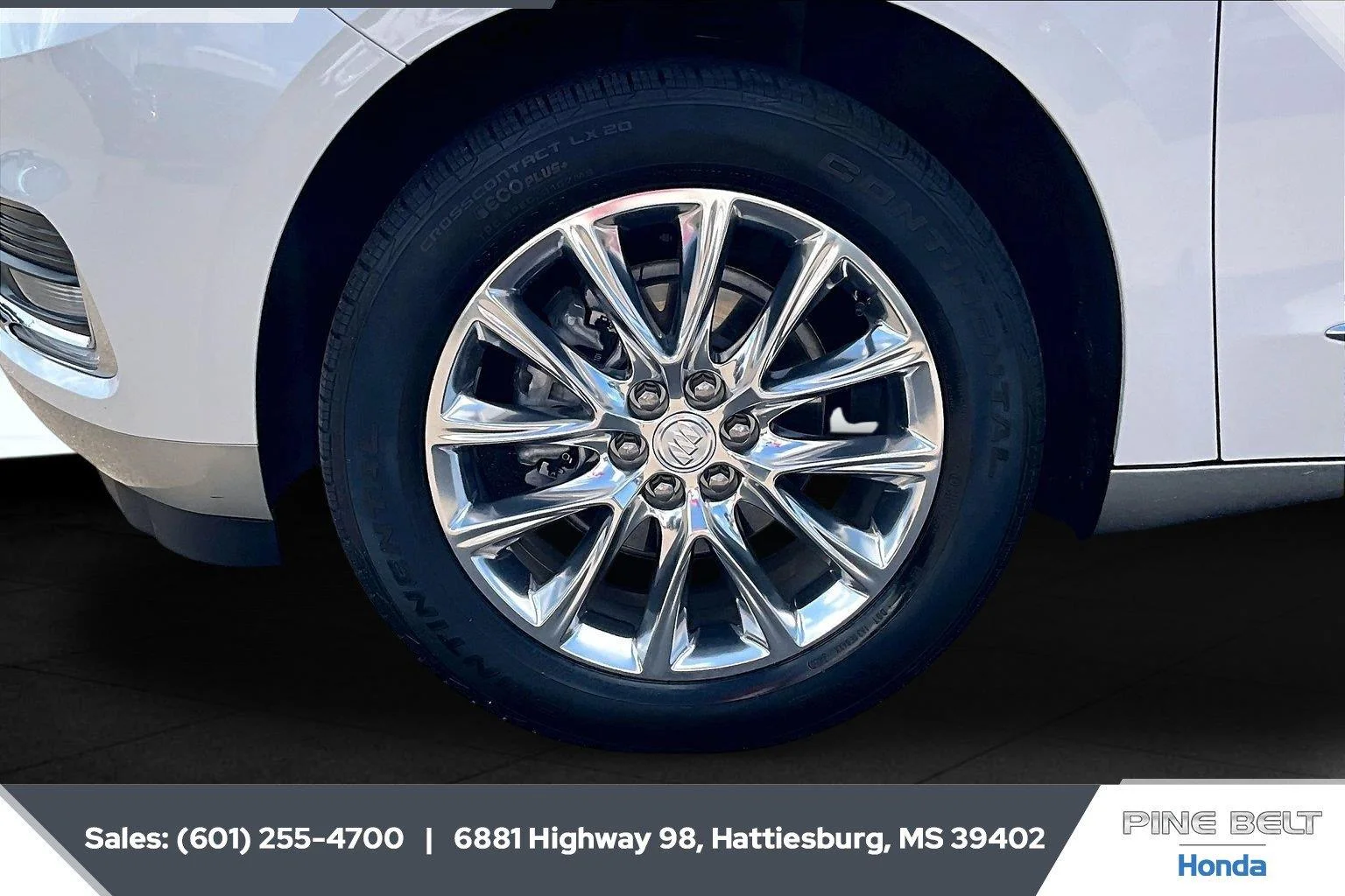 Used 2021 White Frost Tricoat Buick Essence image 7