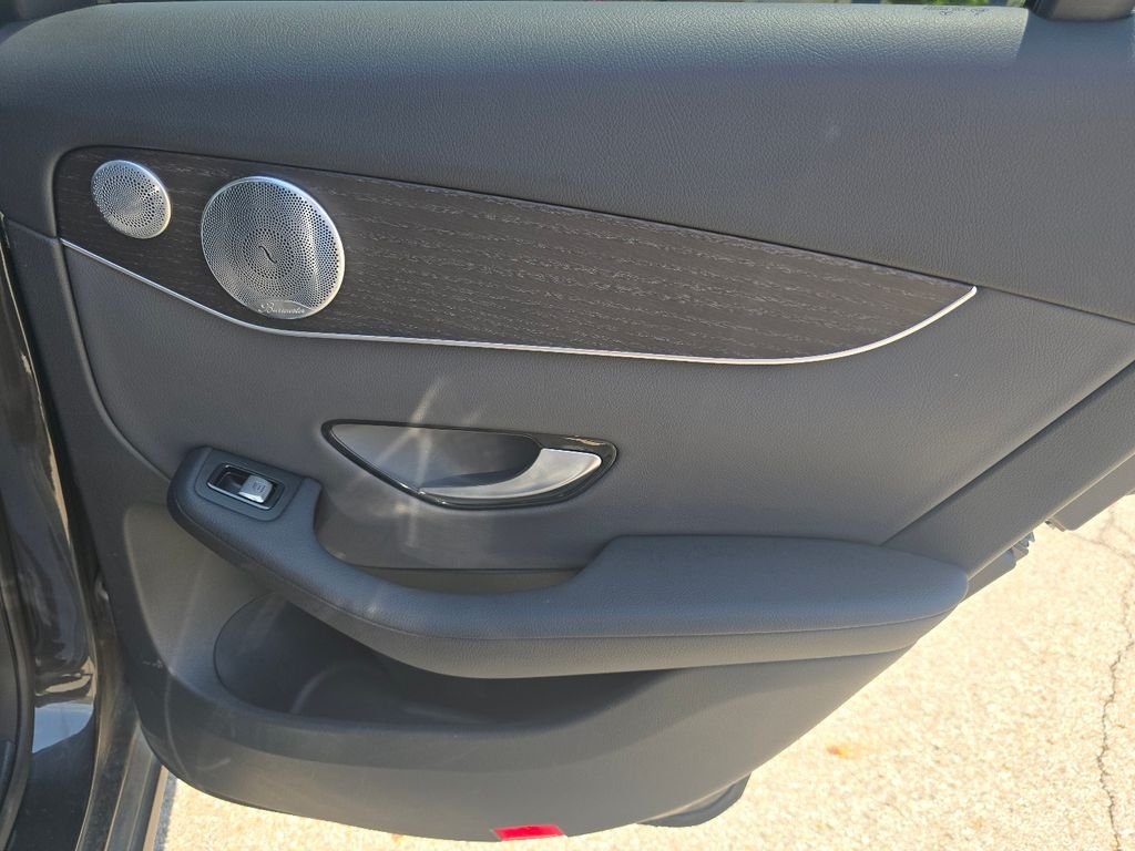 Used 2020 Graphite Gray Metallic Mercedes-Benz GLC 300 image 24