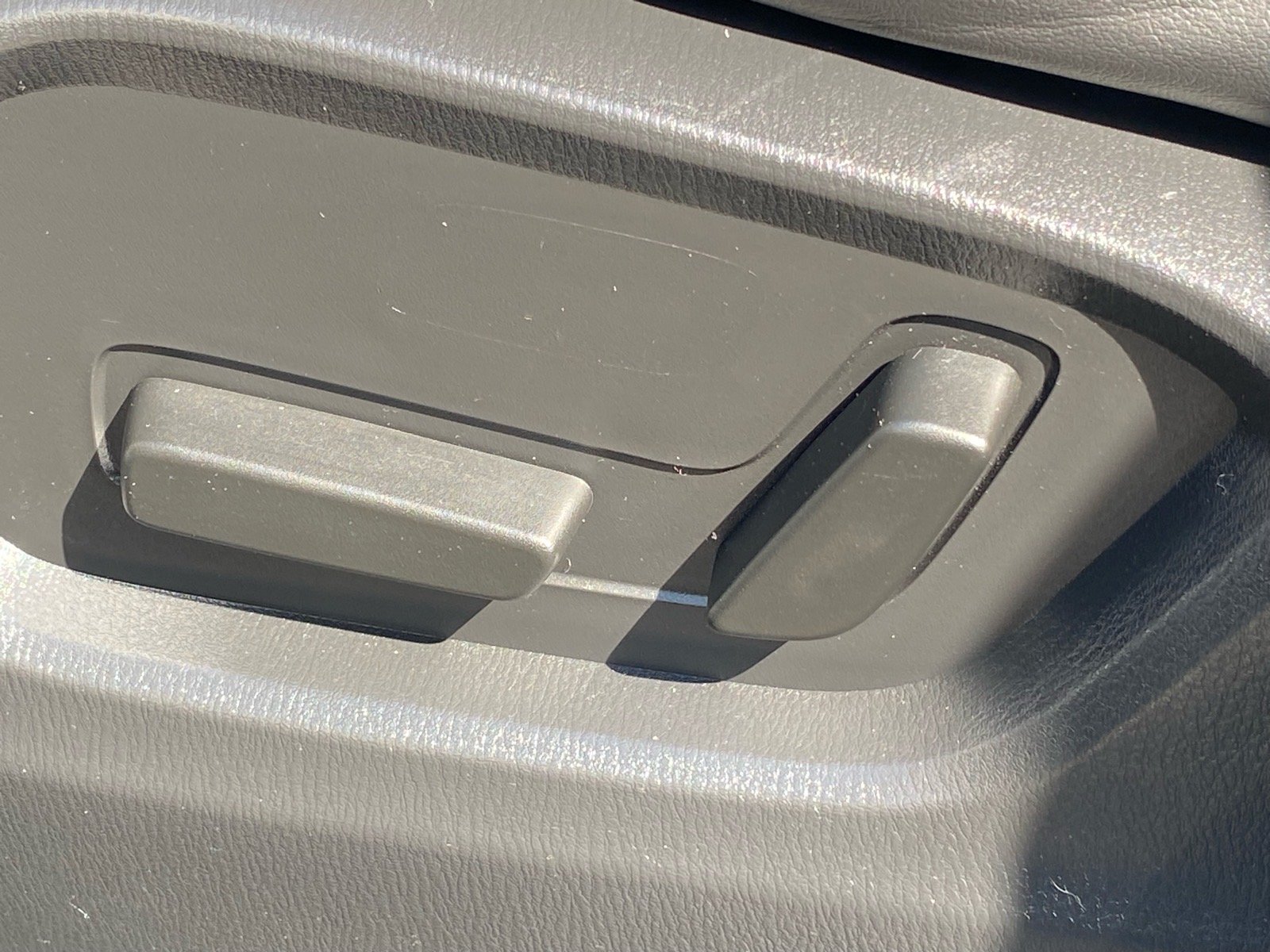 Used 2018 Silver Mazda Touring image 12