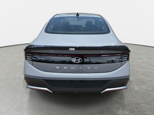New 2026 Blue Hyundai SE image 3