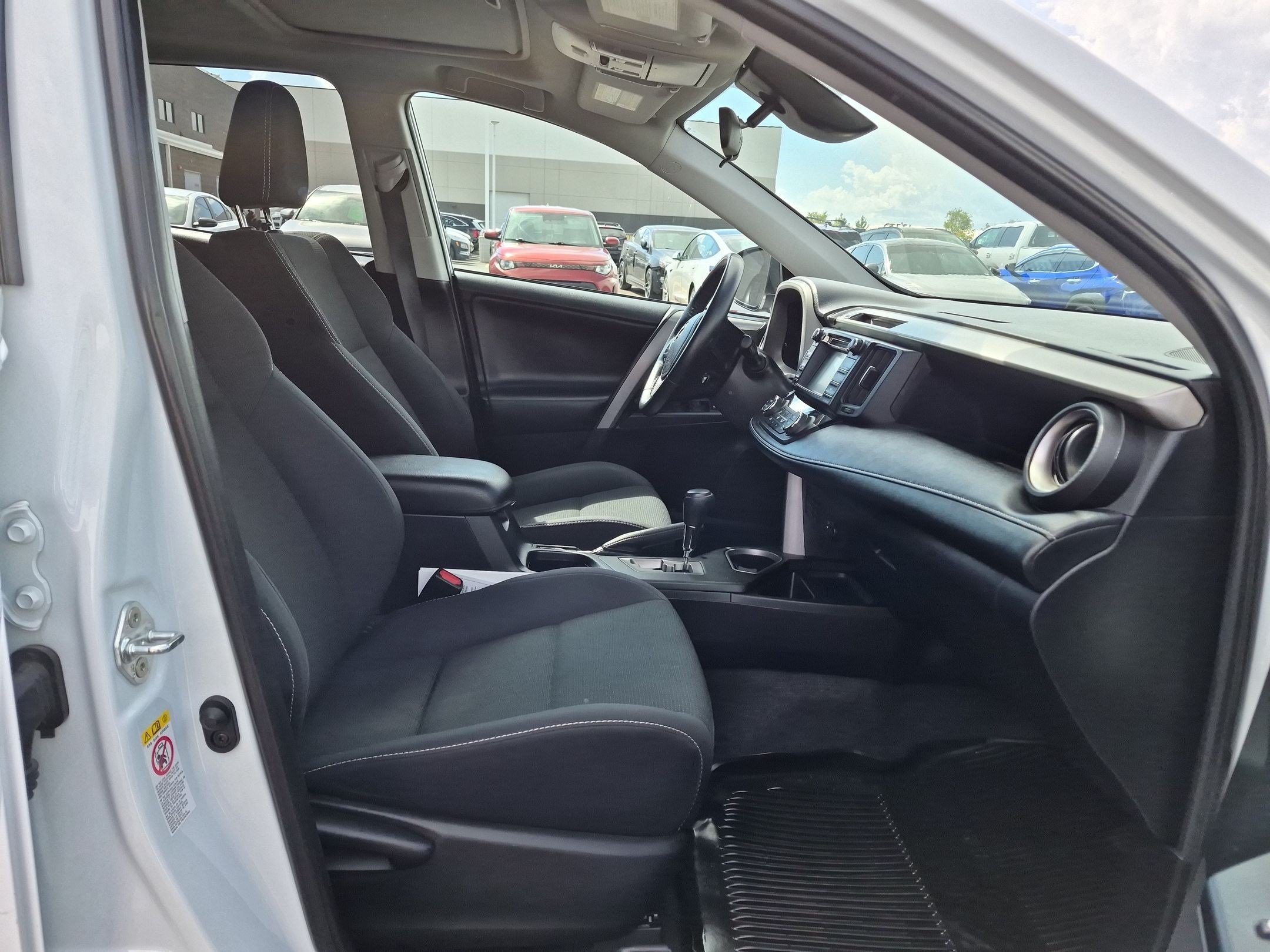 Used 2018 Super White Toyota XLE image 28