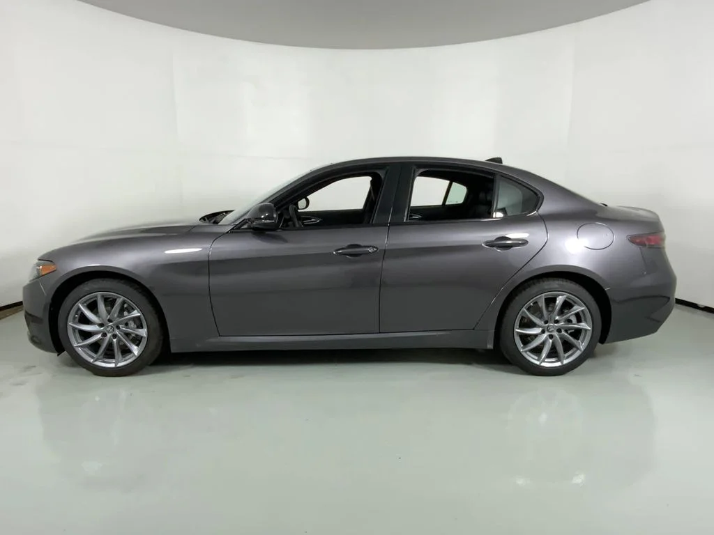 2026 Alfa Romeo Giulia Base - Photo 9