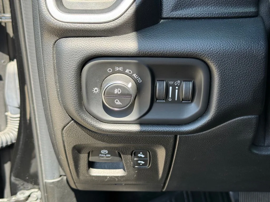 Used 2019 Black Ram Big Horn/Lone Star image 19