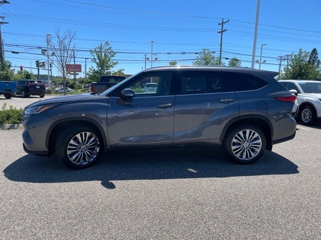 Used 2022 Gray Toyota Platinum image 4