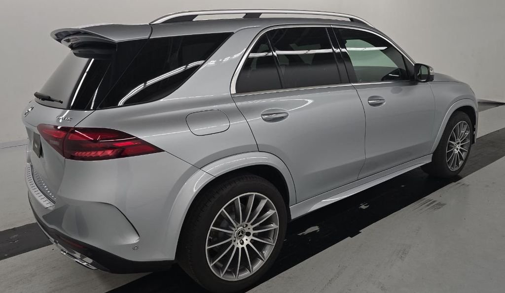 Used 2024 Silver Mercedes-Benz GLE 450 image 4