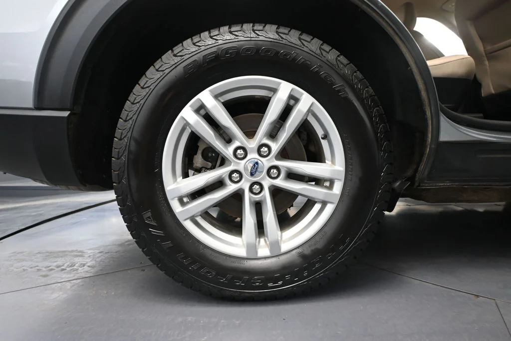 Used 2022 Silver Ford Base image 14