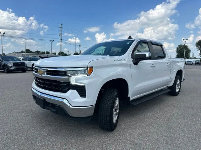 Used 2022 Summit White Chevrolet LT image 30
