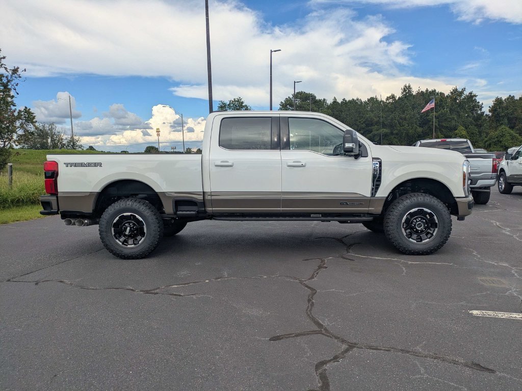 New 2026 Star White Metallic Tri-Coat Ford F-250® King Ranch® image 25