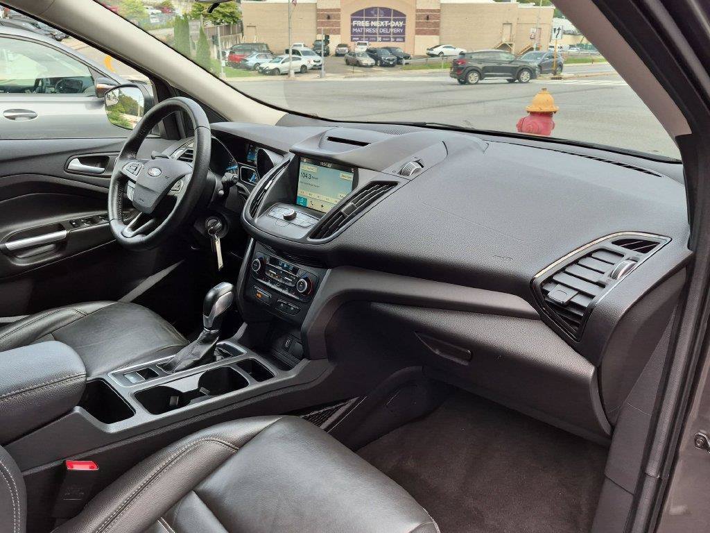 Used 2018 Gray Ford SEL image 24