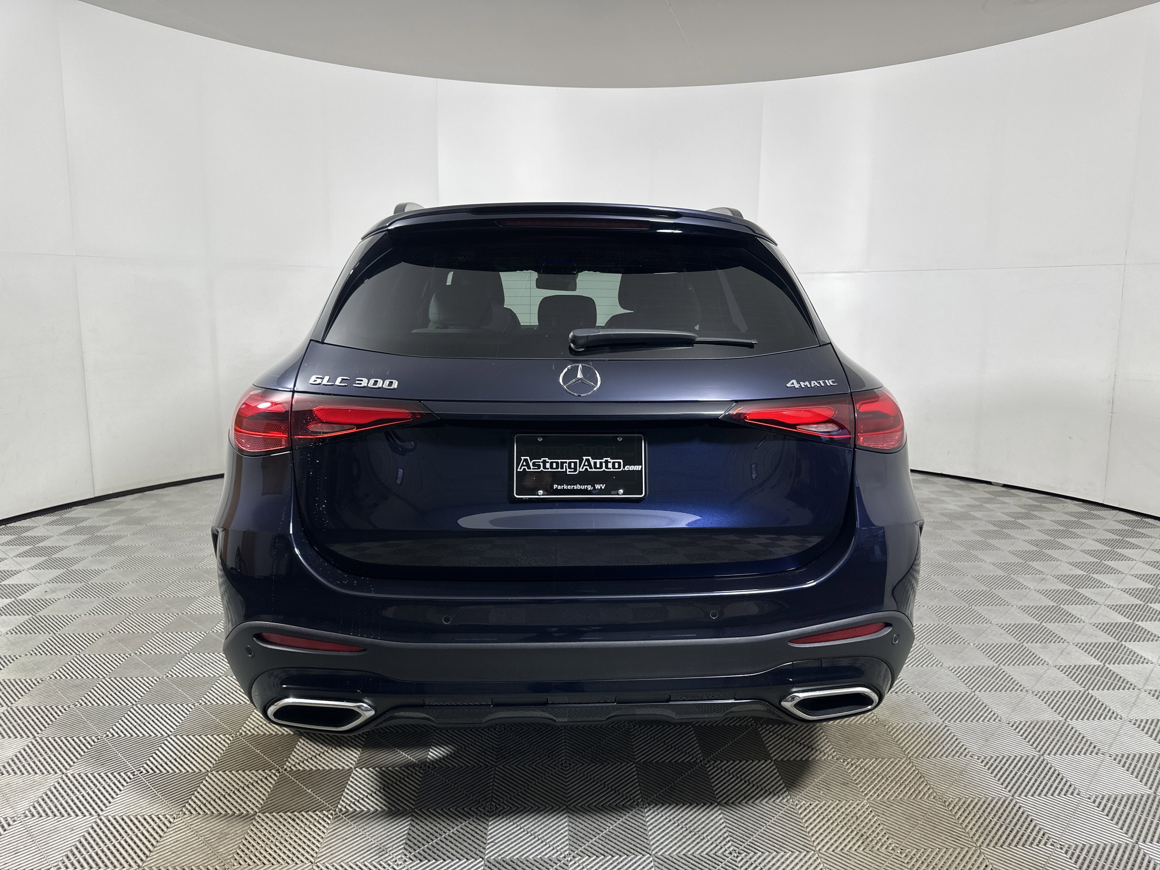 Certified Used 2023 Blue Mercedes-Benz GLC 300 image 6