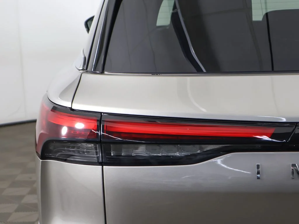 Used 2023 Titanium INFINITI LUXE image 18