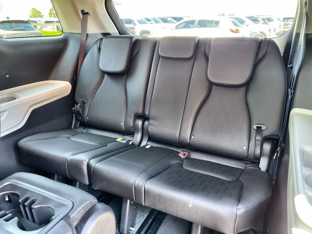 Used 2023 Black Kia LX Seat Package image 22