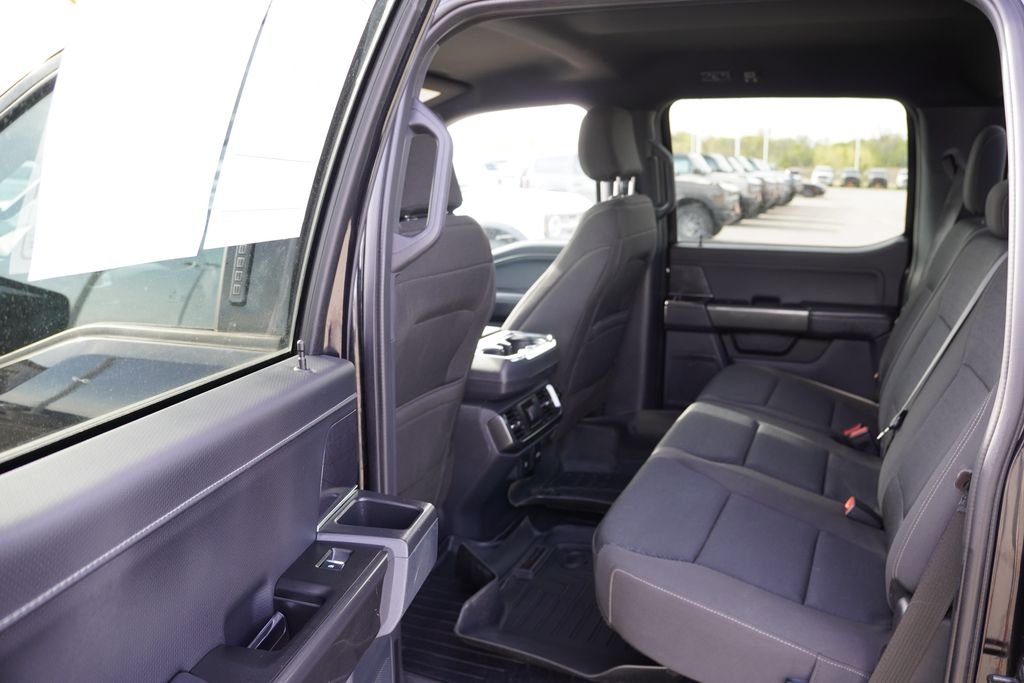 Used 2023 Black Ford XLT image 17