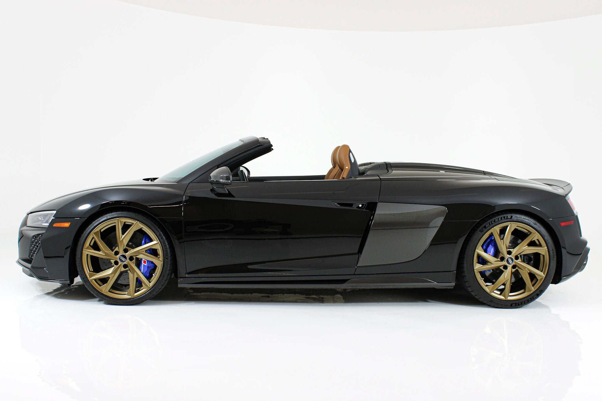 Used 2023 Black Audi V10 performance image 4