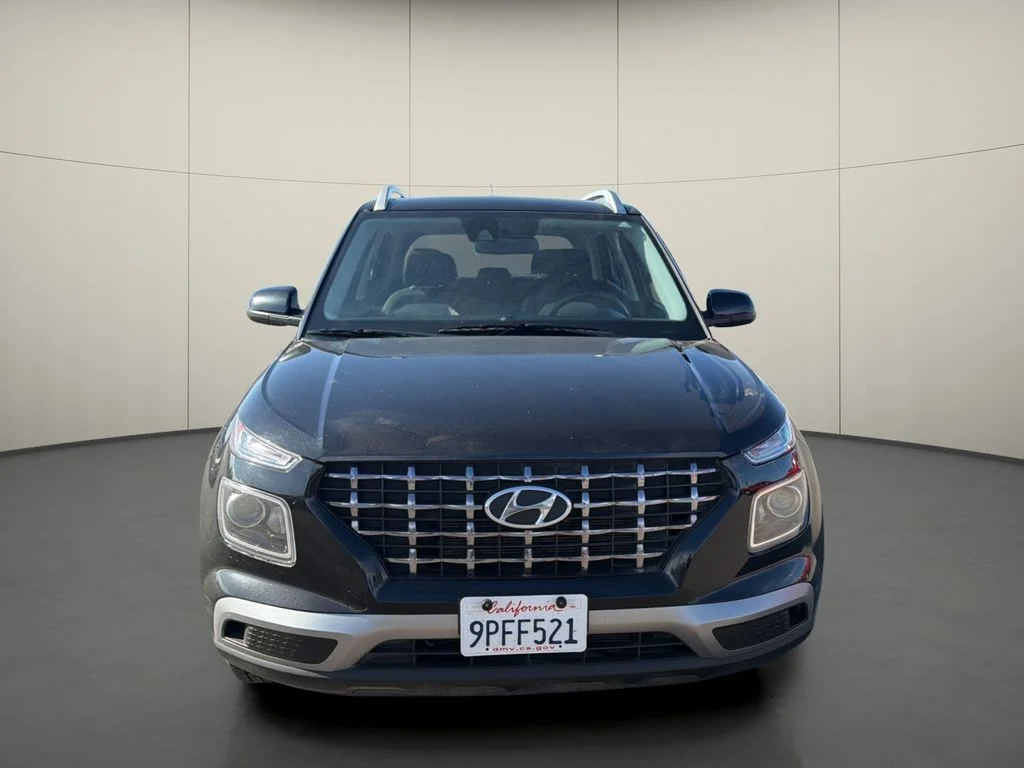Used 2025 Black Hyundai SEL image 2