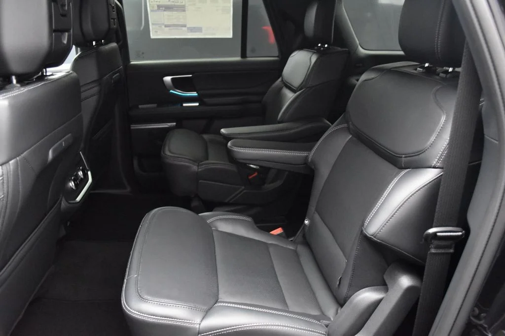 New 2026 Black Ford Platinum image 19