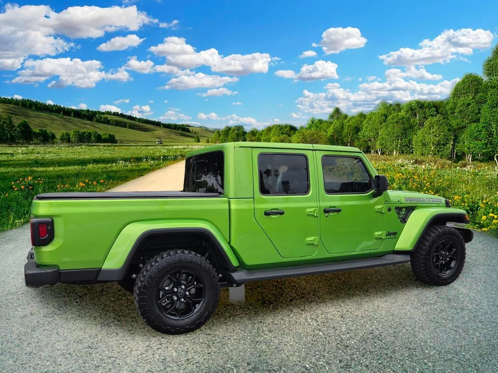 Certified Used 2025 Green Jeep High Tide image 6