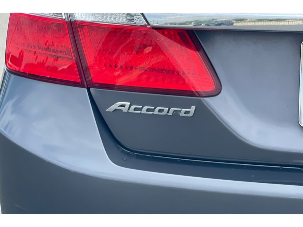 Used 2013 Modern Steel Metallic Honda LX image 17
