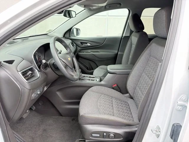 Used 2024 Summit White Chevrolet LT image 18