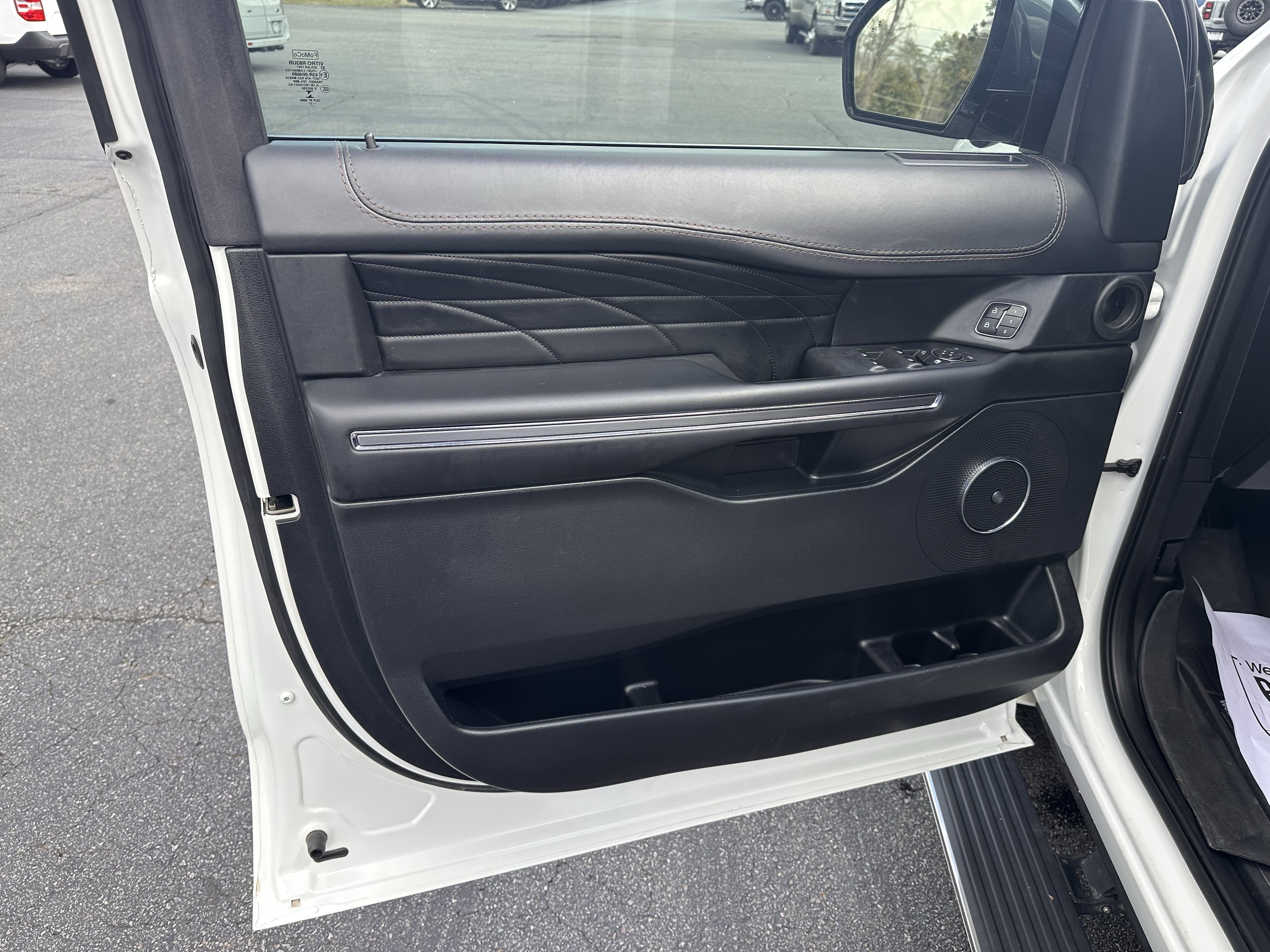 Certified Used 2021 Star White Metallic Tri-Coat Ford Platinum image 9