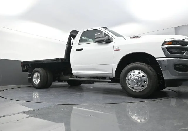 New 2026 Bright White Clear-Coat Exterior Paint RAM Tradesman image 18