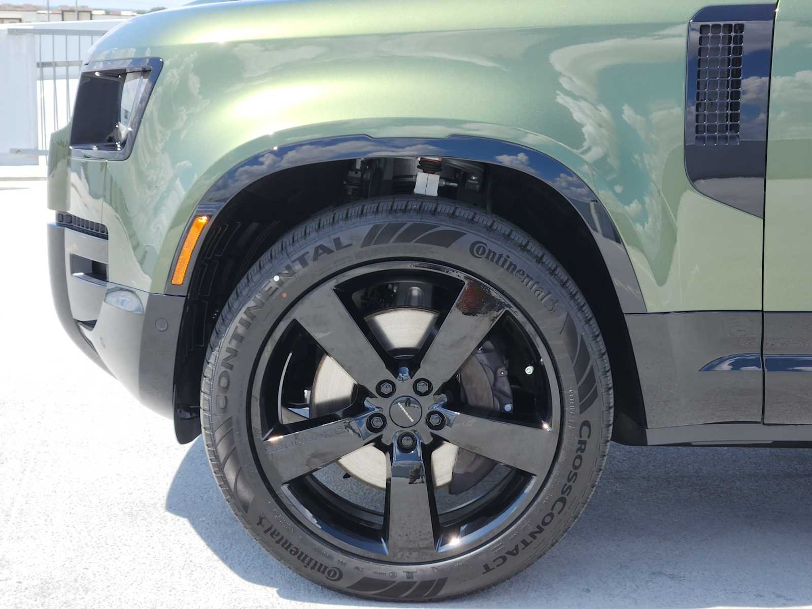 New 2026 Woolstone Green LAND ROVER X-Dynamic SE image 9