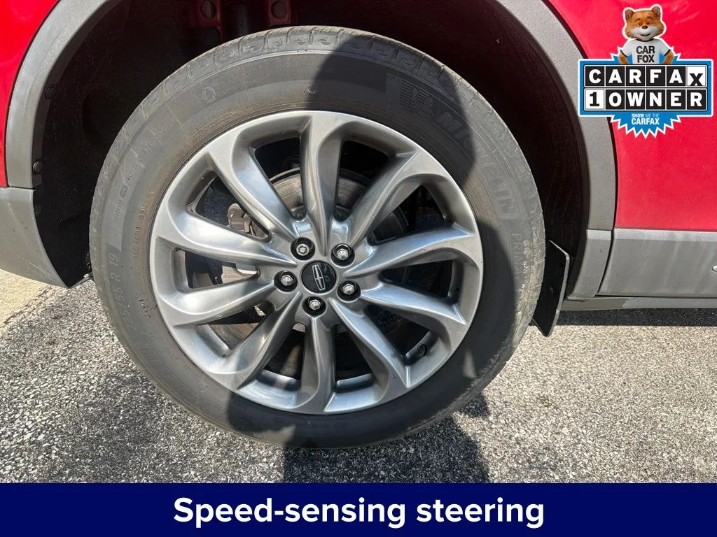 Used 2022 Red Lincoln Standard image 16