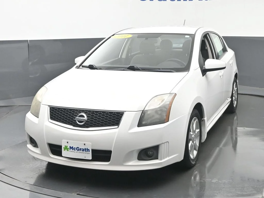 Used 2011 White Nissan 2.0 SR image 19