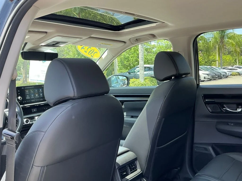 Used 2024  Honda EX-L image 32