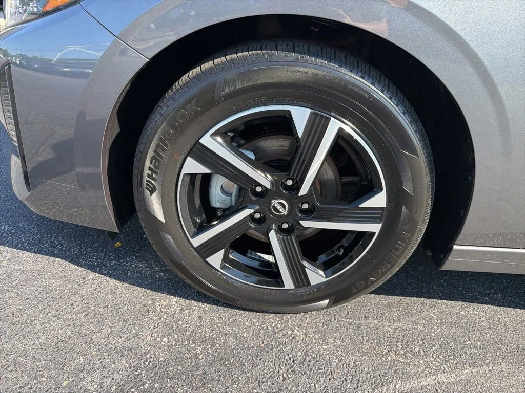Used 2025 Gray Nissan SV image 9