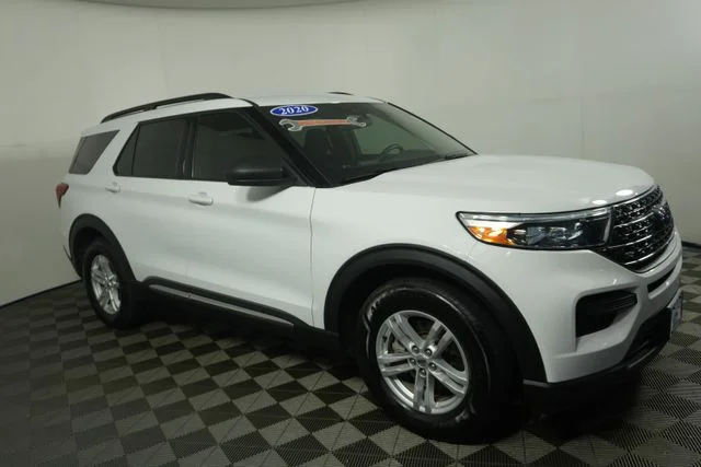 Used 2020 Oxford White Ford XLT image 2