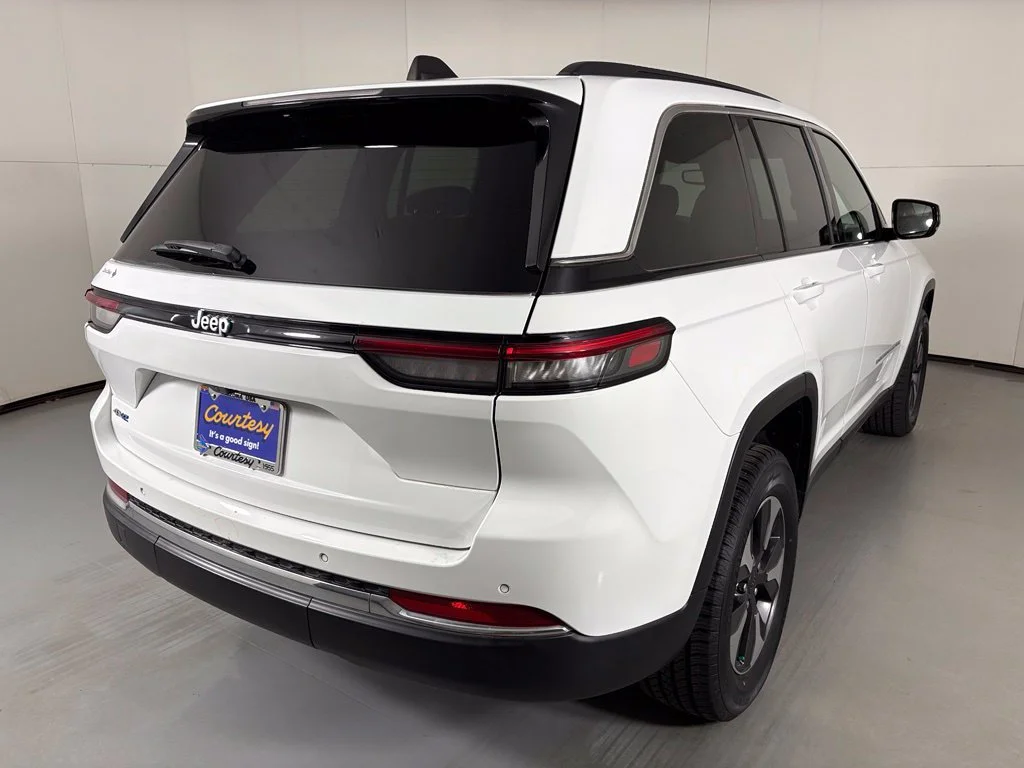 Used 2024 White Jeep 4xe image 8