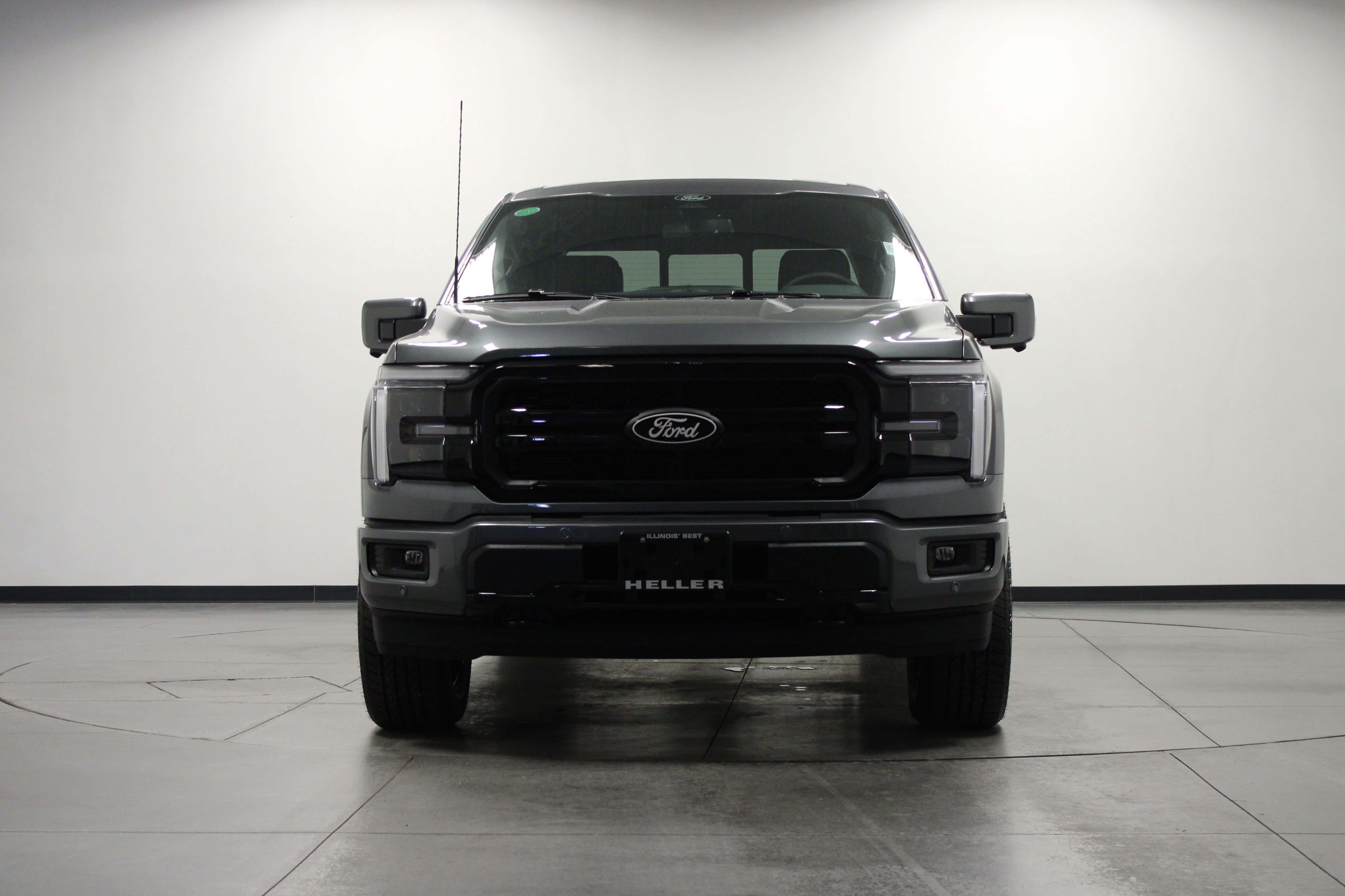 New 2026 Carbonized Gray Metallic Ford LARIAT image 9