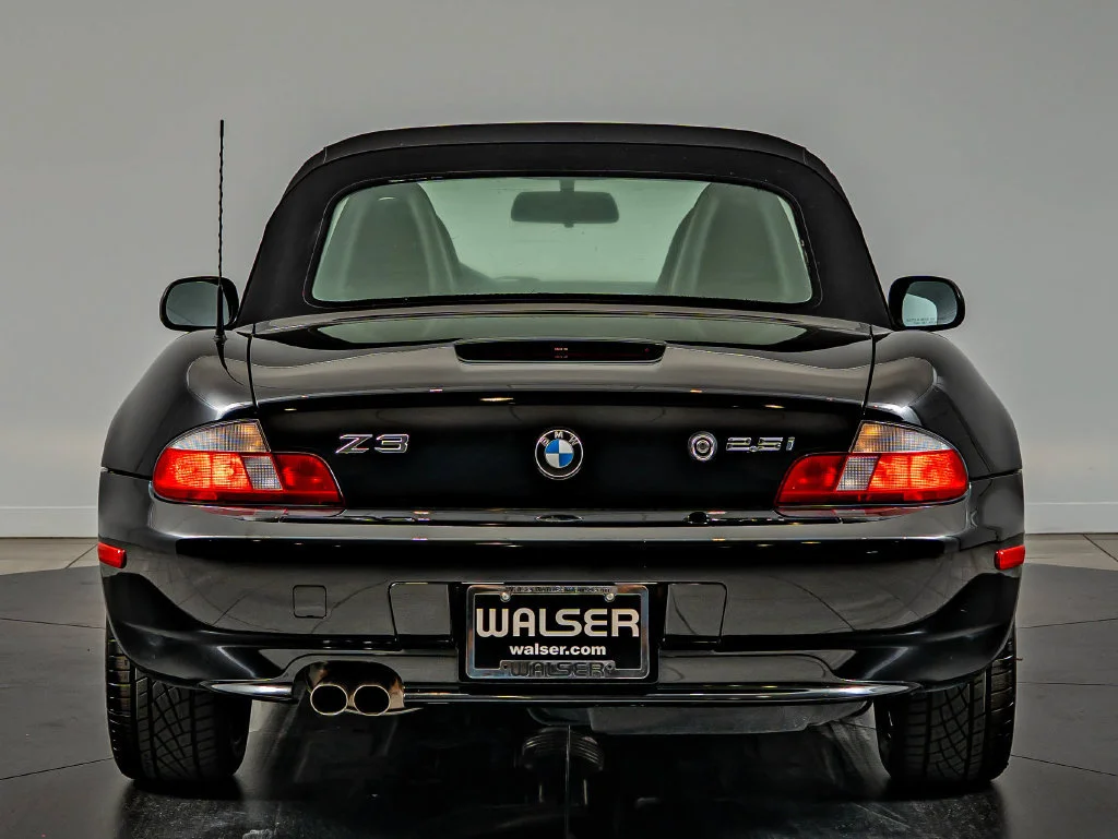 Used 2001 Jet Black BMW 2.5i image 7