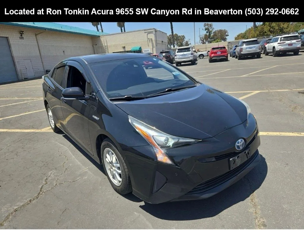 2016 Toyota Prius Four's photo