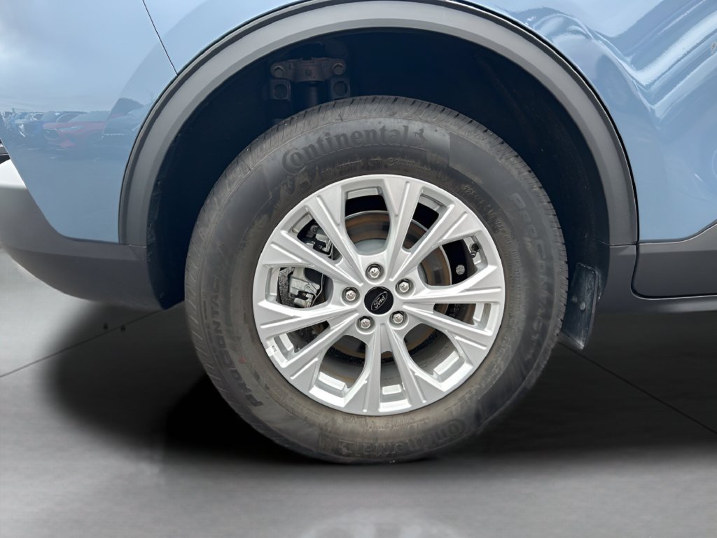 Used 2026 Vapor Blue Ford Active image 10