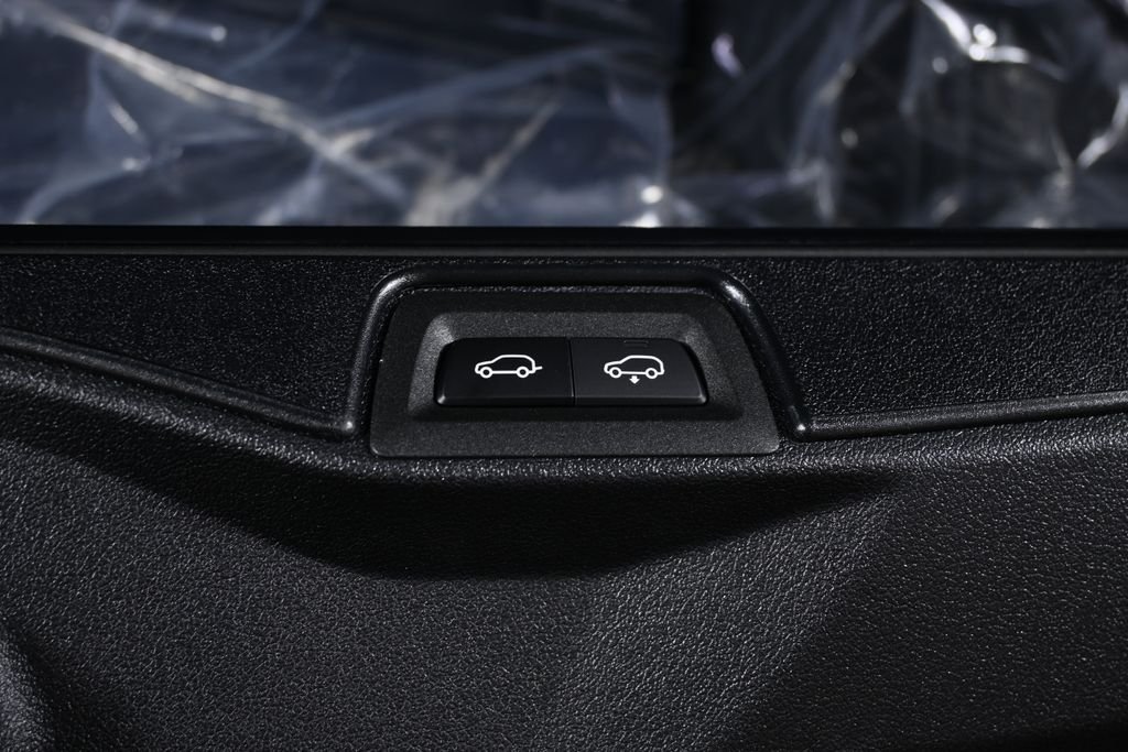 New 2026 Carbon Black Metallic BMW xDrive50e image 39