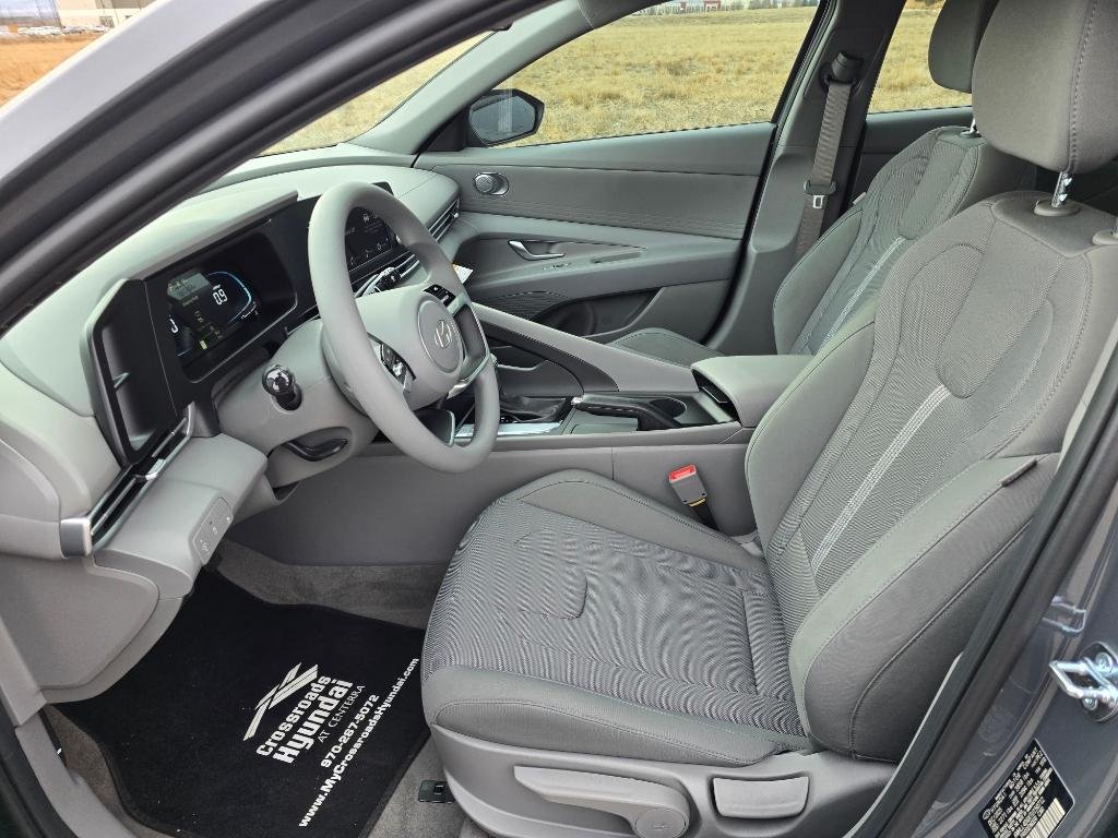 New 2026 Abyss Black Hyundai SE image 11