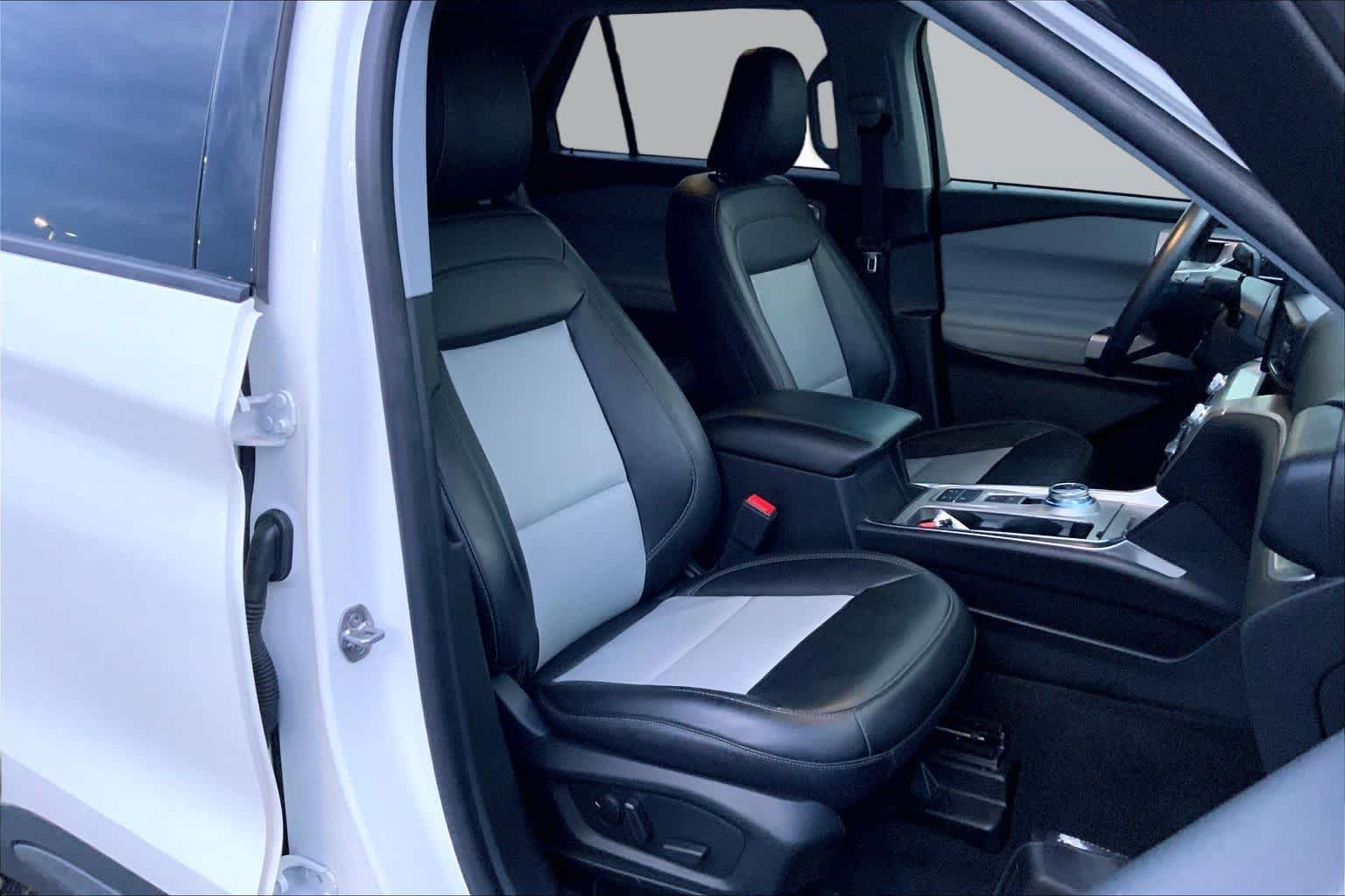 Used 2022 Star White Metallic Tri-Coat Ford XLT image 8