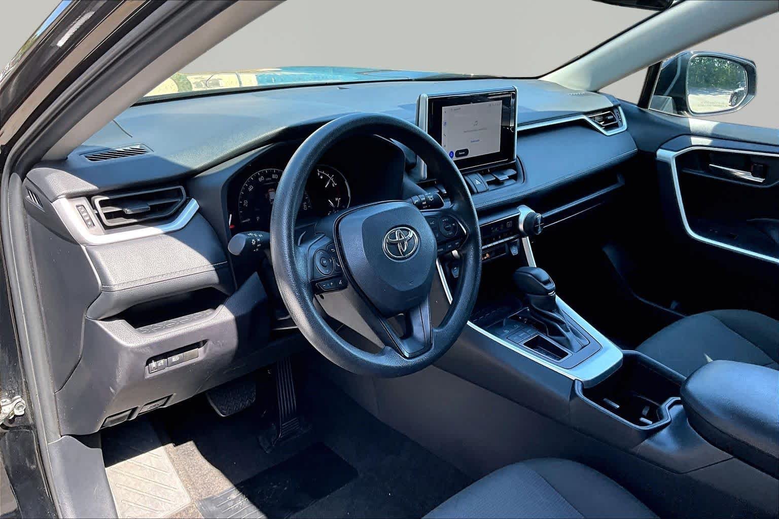 Used 2025 Midnight Black Metallic Toyota XLE image 18