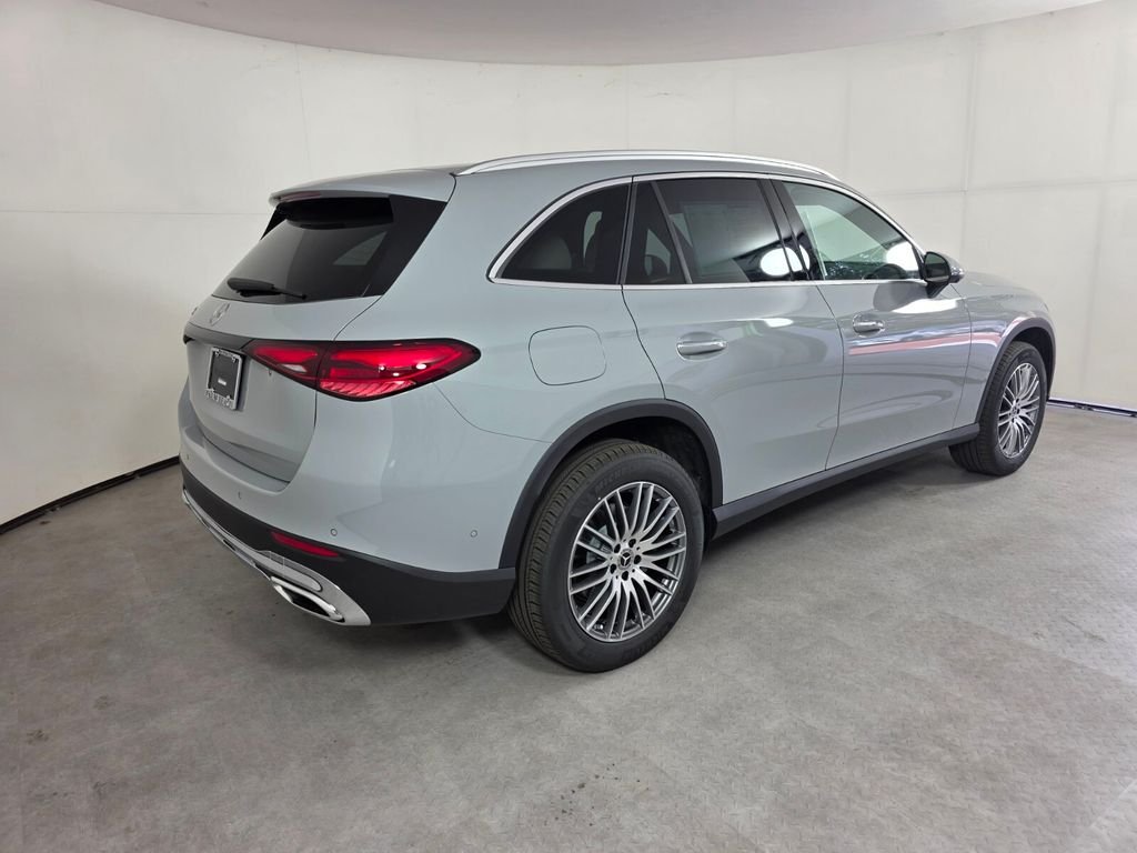 New 2026 MANUFAKTUR Alpine Grey Mercedes-Benz GLC 300 image 4