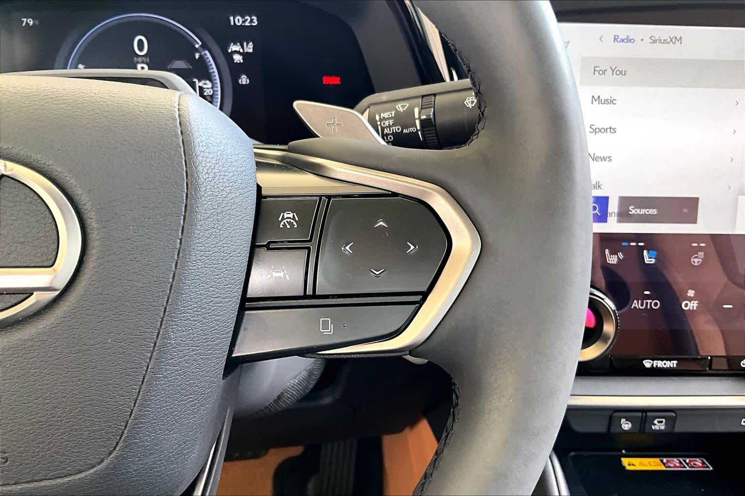 Used 2023 Iridium Lexus Luxury image 21