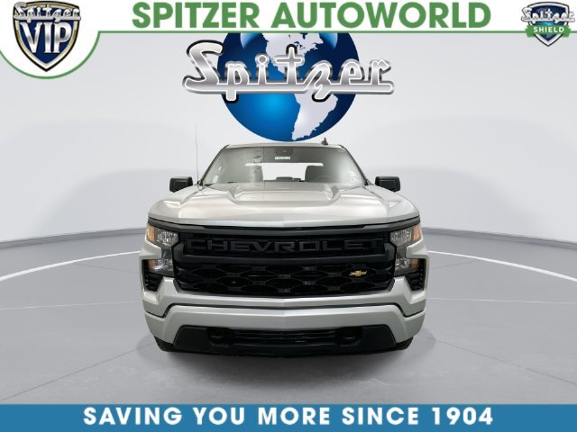 Used 2022 Silver Chevrolet Custom image 5