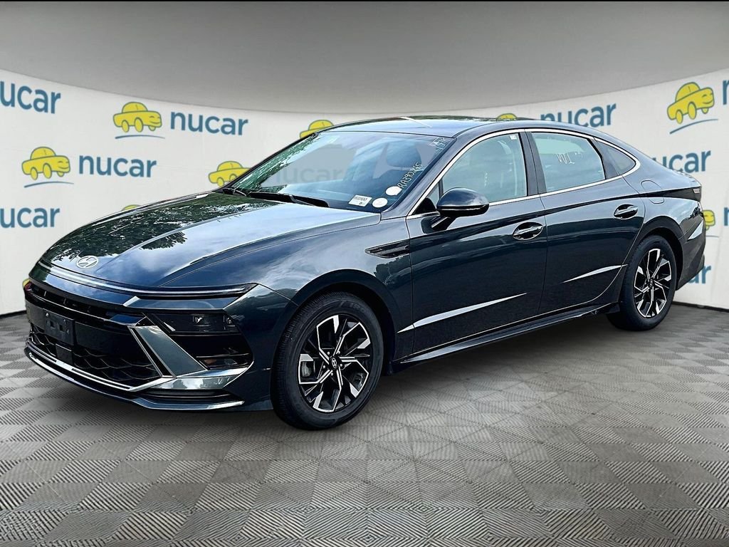 Used 2024 Gray Hyundai SEL image 3