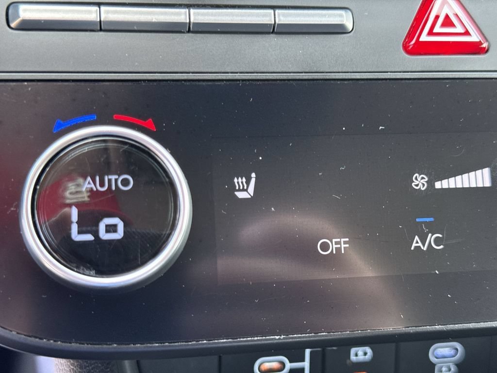 Used 2025 White Hyundai SEL image 39