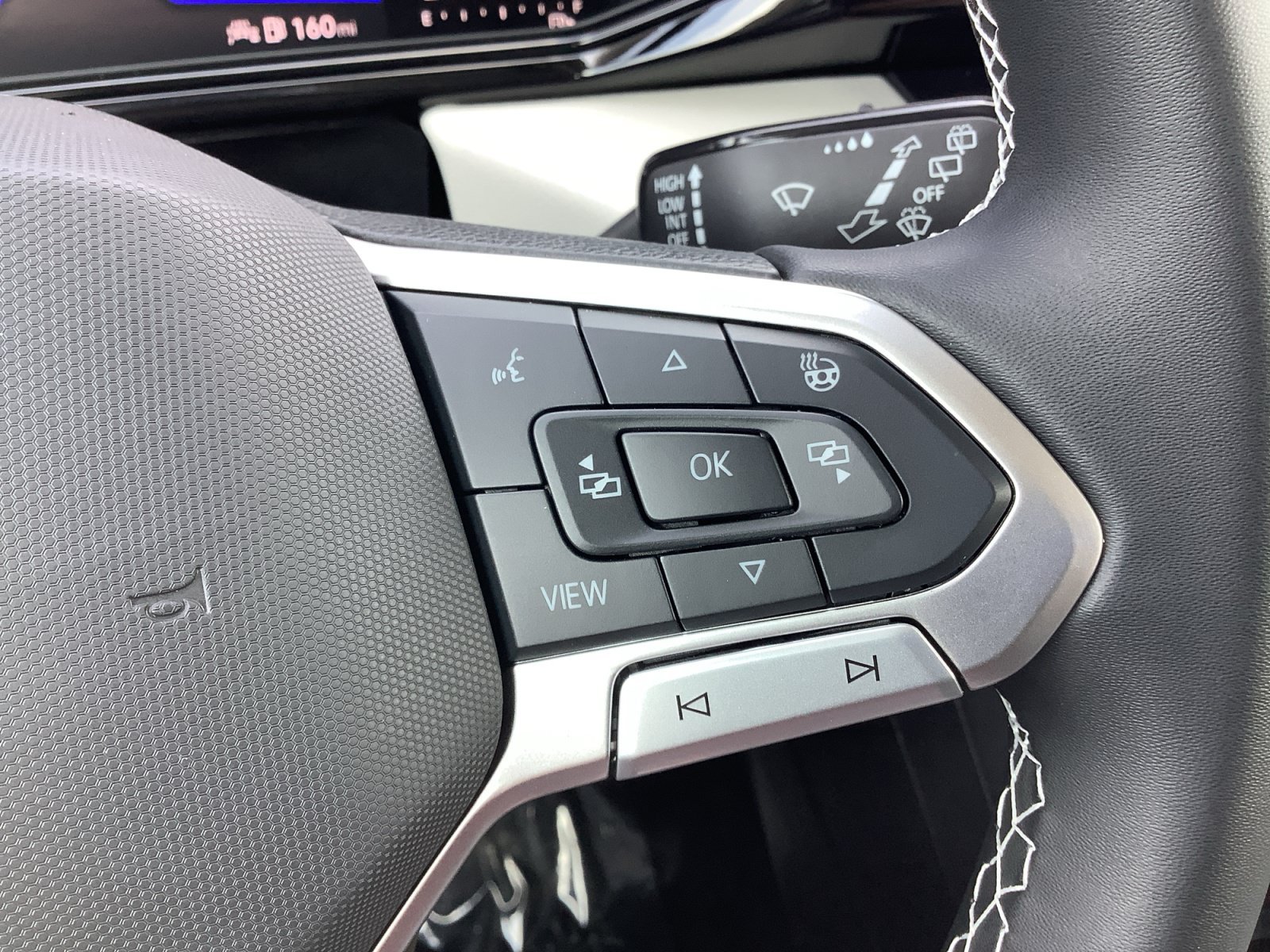 New 2027 Platinum Gray Metallic Volkswagen S image 24