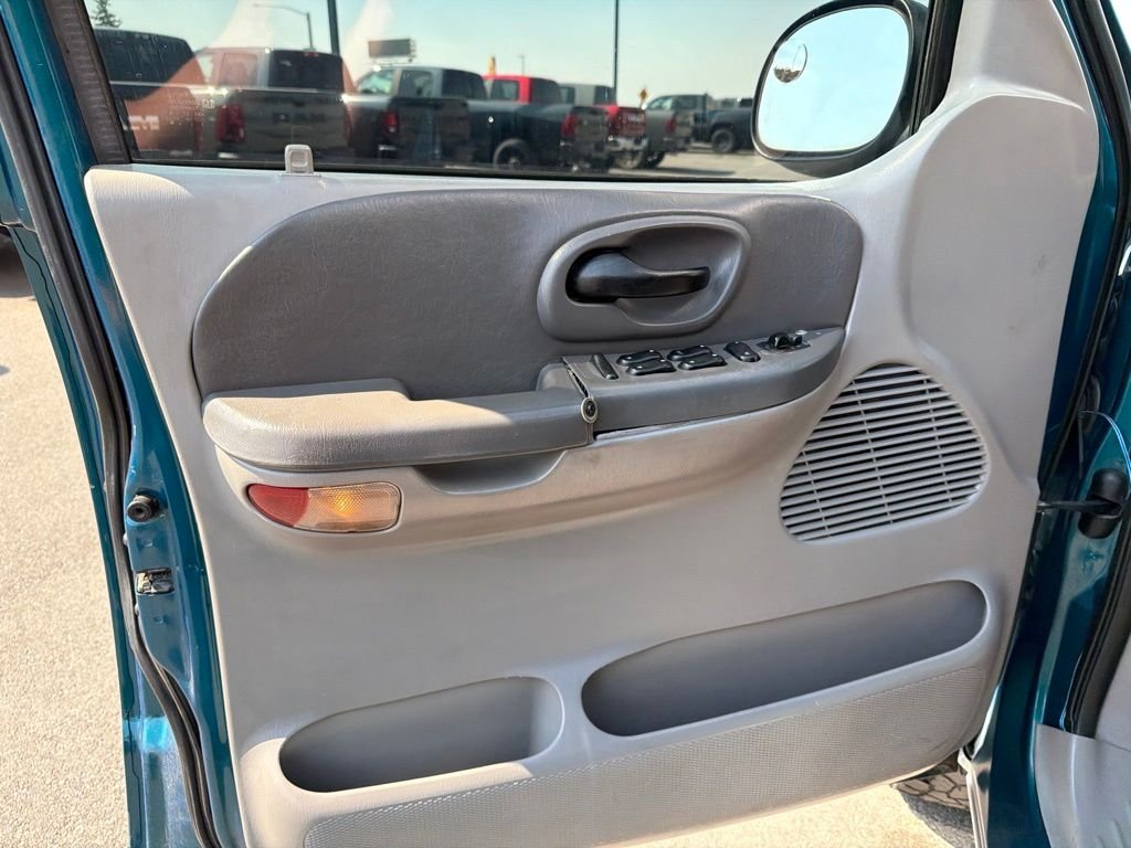 Used 2001  Ford XLT image 11