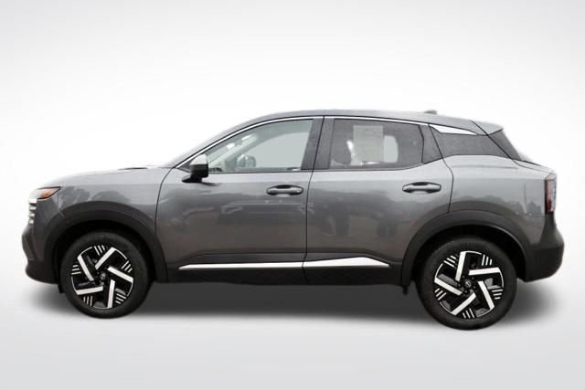 Used 2025 Gray Nissan SV image 5