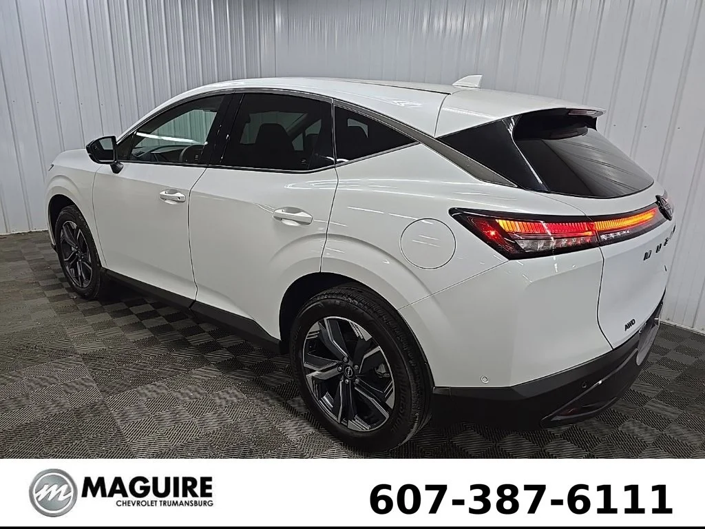Used 2025 White Nissan SL image 9